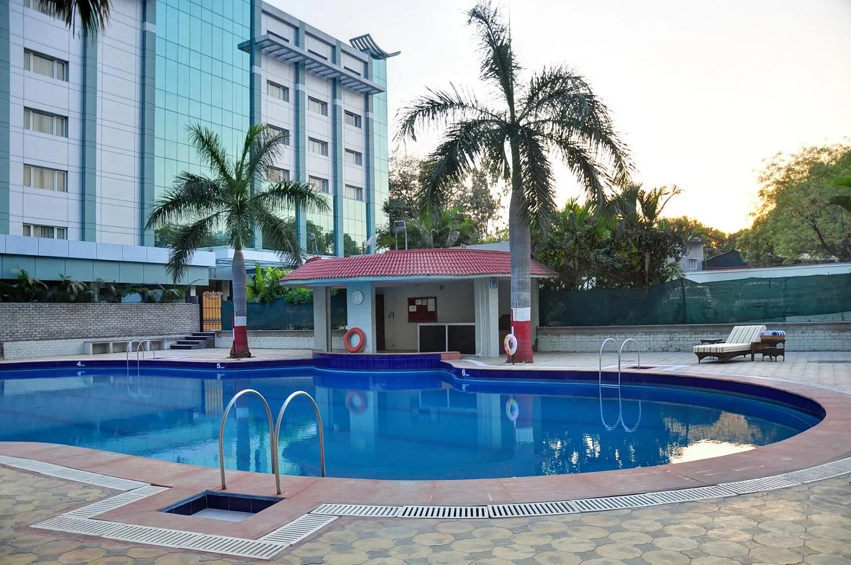 Chiraan Fort Club — swimming pool