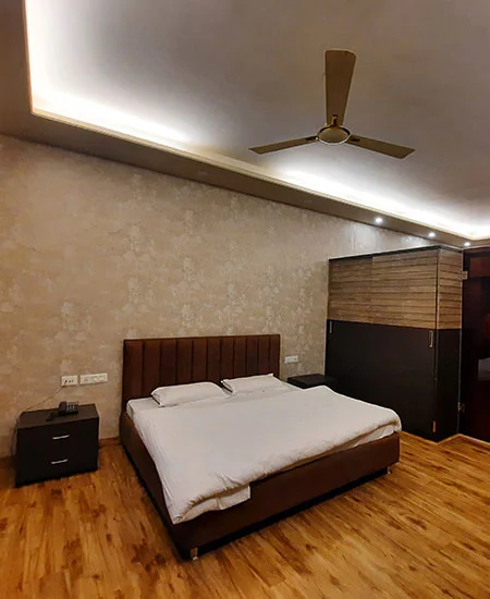 Guest room — Jullundur Gymkhana Club