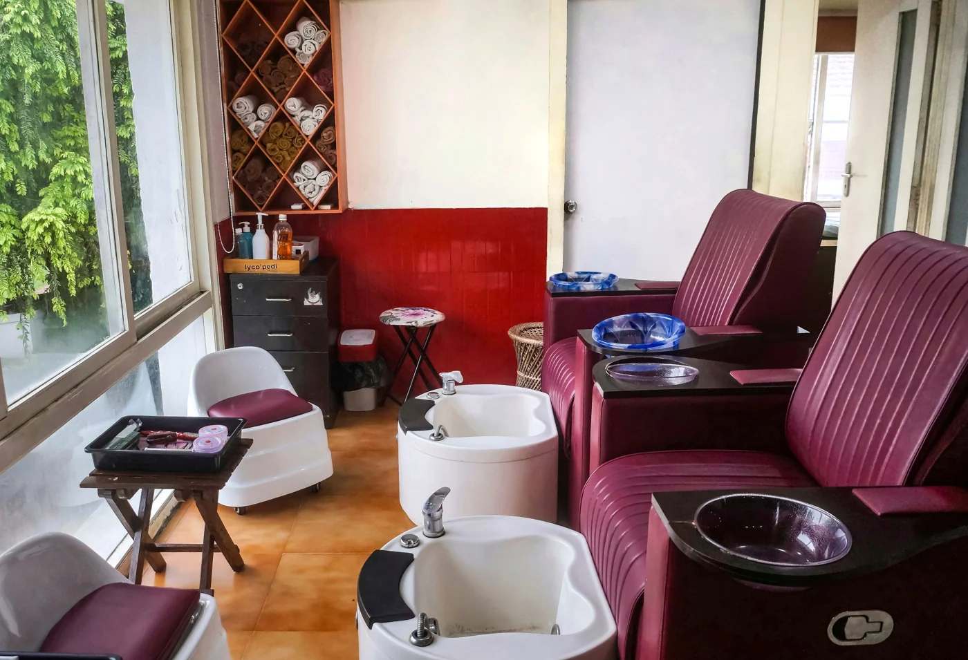 Salon treatment area at Tollygunge Club